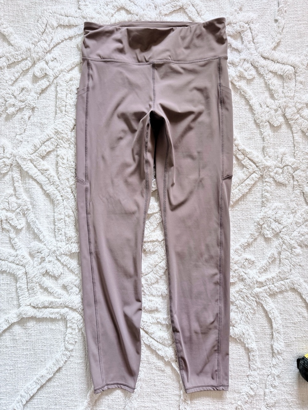 Vuori Women’s Daily Leggings Medium Mauve Taupe High Rise Pocket 7/8